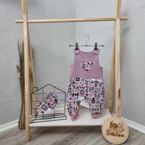 Gr. 68 – Baby Strampler Set mit passendem Halstuch, Hauptfarbe rosa, 95% Baumwolle, 5% Elasthan
