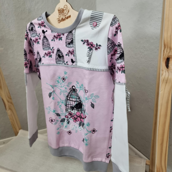 Gr. 134 Detail Sweater Applikationen