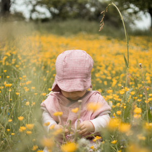 Mitwachsender Musselin Sonnenhut – Farben: beige, waldgrün, rosa, grau, Hauptstoff und Bindeband 100% Baumwolle – rosa, XL (53-57cm)