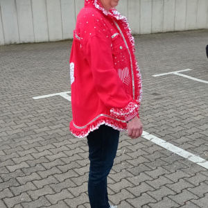 Kundenfoto Karnevalsjacke rot_weiß